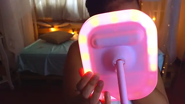 loreaniss online show from November 5, 2025, 8:01 pm