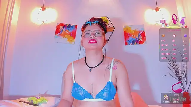 Karlaliones69 online show from September 30, 2025, 11:49 am