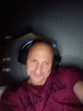 Snapshot of Radsj@xh chatting on May 18, 2026, 12:44 am Radsjxh online show from May 18, 2026, 12:44 am