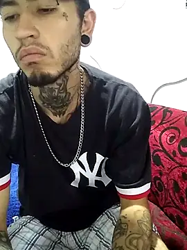 Tattoboy19cm online show from February 12, 2026, 10:09 pm