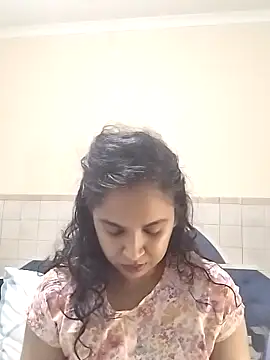 cute indianxo online show from February 10, 2026, 7:02 pm