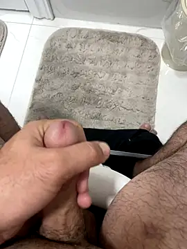 Heros2000 online show from November 2, 2025, 11:21 pm