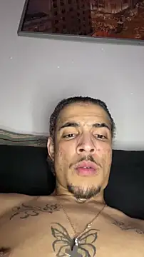 luluycoco online show from November 23, 2025, 4:22 am