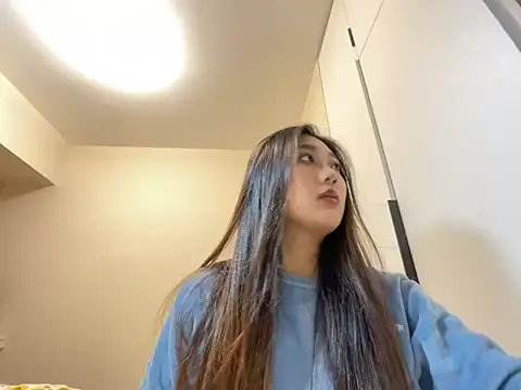 Snapshot of xena0501 chatting on December 4, 2025, 12:37 pm xena0501 online show from December 4, 2025, 12:37 pm