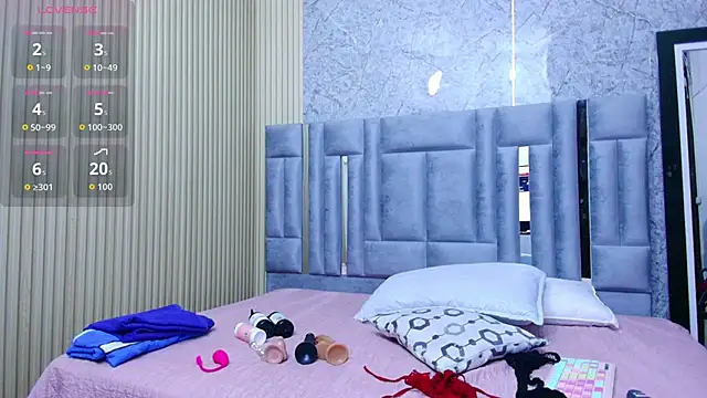 cutepetitee online show from October 25, 2025, 6:08 pm