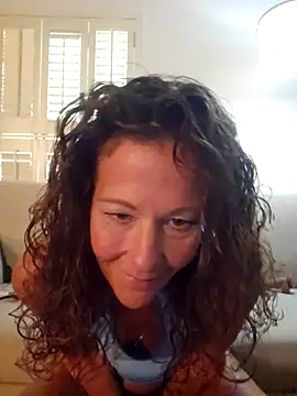 PhynneNicole online show from November 14, 2025, 7:17 pm