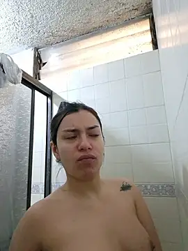 AmaiaSalvatore online show from April 17, 2026, 10:12 pm