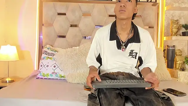 Lucass Blaze online show from October 6, 2025, 9:59 pm