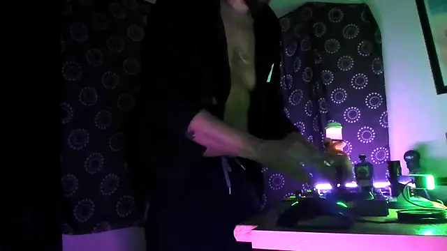 DjDiCKmannOnE online show from November 29, 2025, 2:01 am