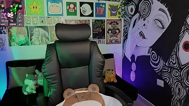 Snapshot of Yuhwan_ chatting on November 18, 2025, 10:45 pm Yuhwan online show from November 18, 2025, 10:45 pm