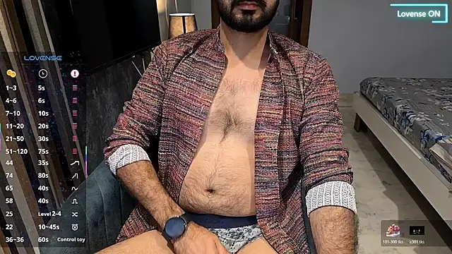 mlove902 online show from April 15, 2026, 9:59 am