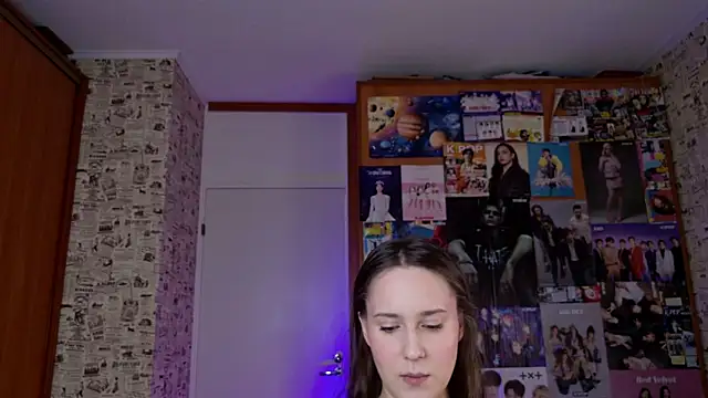 Snapshot of LucyRose3 chatting on December 14, 2025, 2:11 pm LucyRose3 online show from December 14, 2025, 2:11 pm