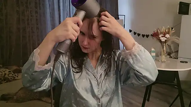 Snapshot of LucyRose3 chatting on February 22, 2026, 1:35 pm LucyRose3 online show from February 22, 2026, 1:35 pm