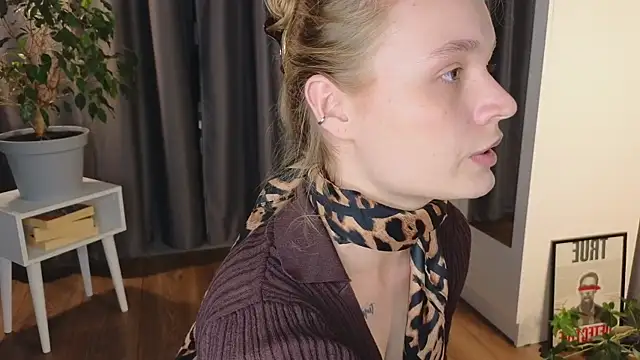 lisa schiele online show from October 11, 2025, 8:21 pm