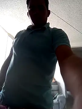 Snapshot of 2025-DANIEL chatting on February 15, 2026, 9:25 pm 2025-DANIEL online show from February 15, 2026, 9:25 pm