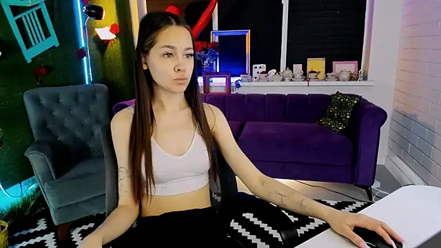 UliaNeer online show from March 31, 2026, 9:11 am