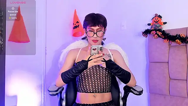 Soro Lovelyboy online show from September 25, 2025, 3:12 am