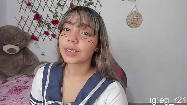 Snapshot of emma_grays2 chatting on November 19, 2025, 5:29 am emma grays2 online show from November 19, 2025, 5:29 am