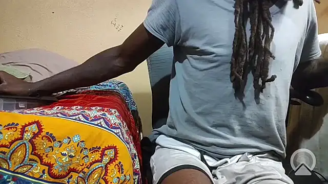 EYEzIAM online show from October 11, 2025, 2:01 am