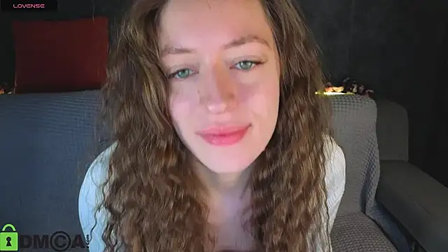 Snapshot of Agnes_Wells chatting on May 5, 2026, 1:08 am Agnes Wells online show from May 5, 2026, 1:08 am