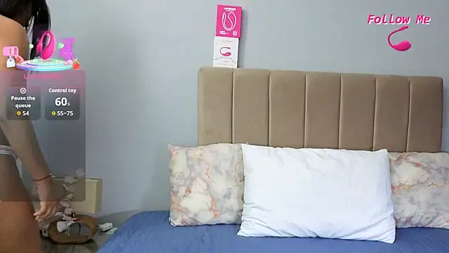 Penelophe01 online show from January 15, 2026, 10:35 pm