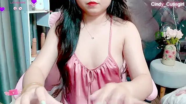 Cindy Cutiegirl online show from October 28, 2025, 1:32 pm