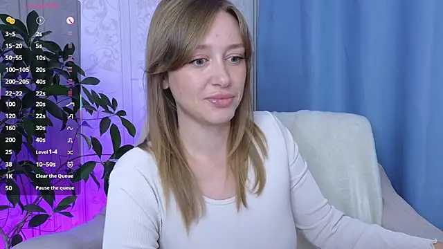 Snapshot of evashiny_ chatting on July 12, 2026, 2:01 am evashiny online show from July 12, 2026, 2:01 am