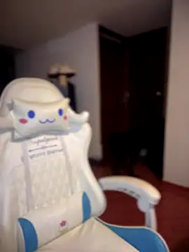 isabela l online show from October 9, 2025, 11:27 pm