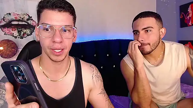 Snapshot of adamhairy chatting on May 10, 2026, 2:37 am adamhairy online show from May 10, 2026, 2:37 am