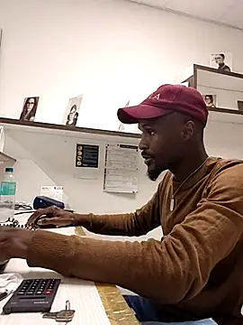 TPNUTS online show from October 6, 2025, 12:06 pm