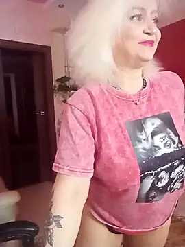 Snapshot of SquirtMilf00 chatting on October 18, 2025, 1:40 am SquirtMilf00 online show from October 18, 2025, 1:40 am