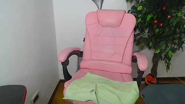 Erika bestboobs online show from October 30, 2025, 9:22 pm