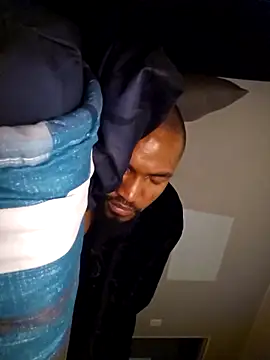 mojaymort online show from October 13, 2025, 9:49 pm