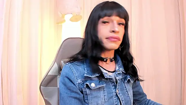 Alanakimura  online show from February 27, 2026, 8:08 pm