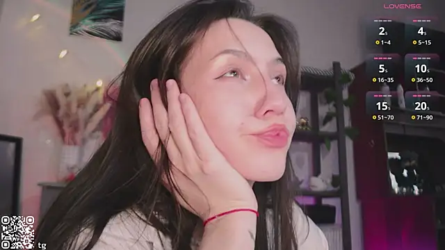 Snapshot of KendalHottt chatting on December 19, 2025, 3:21 am KendalHottt online show from December 19, 2025, 3:21 am