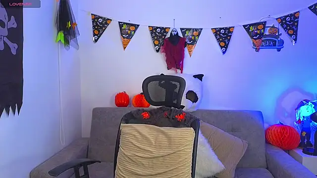 Snapshot of yulian_vasquez chatting on October 28, 2025, 12:37 pm yulian vasquez online show from October 28, 2025, 12:37 pm