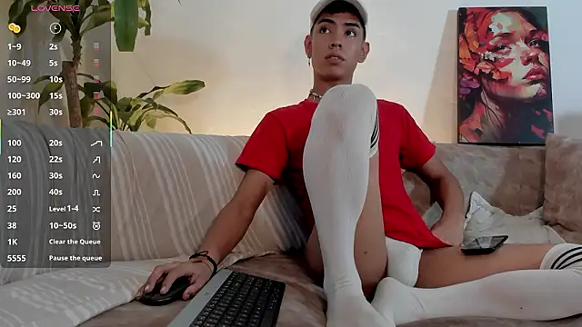 LoganTwink18 online show from February 11, 2026, 2:28 pm