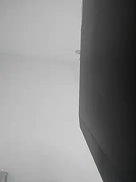 Valenn fernandez online show from April 1, 2026, 2:14 pm