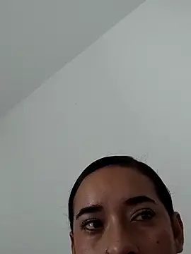 Valenn fernandez online show from April 5, 2026, 3:08 pm