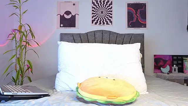 LatinReall online show from December 5, 2025, 1:05 am