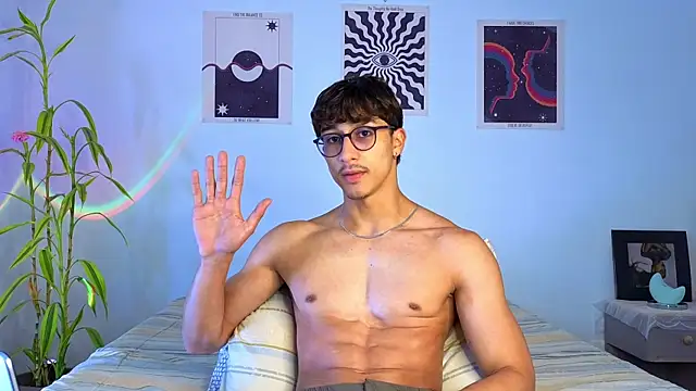 LatinReall online show from October 8, 2025, 9:37 pm