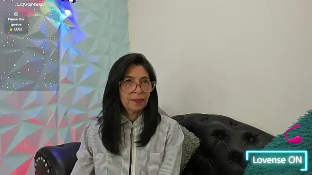 SabinaDeluxe cg online show from October 10, 2025, 2:18 pm