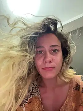 blond-96 online show from November 4, 2025, 2:37 am