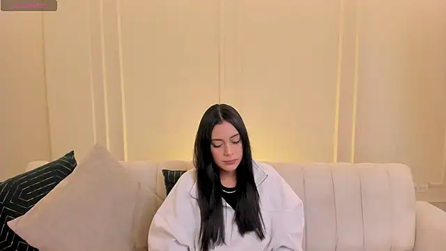 AmbarJames  online show from February 1, 2026, 11:08 am