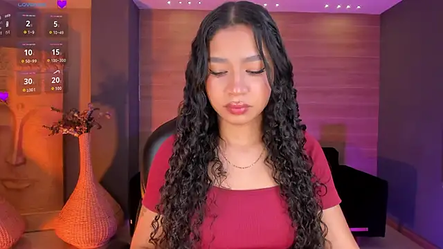 SophieHouston  online show from November 19, 2025, 4:34 am