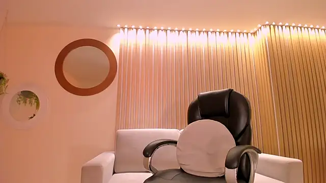 MilaLawrence online show from January 8, 2026, 11:16 am