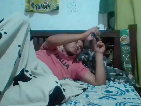 santiii   12 online show from January 12, 2026, 7:48 am