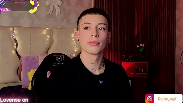 Snapshot of boyfox_tay chatting on February 25, 2026, 7:36 pm boyfox tay online show from February 25, 2026, 7:36 pm