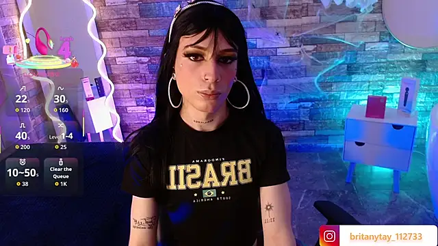 boyfox tay online show from November 15, 2025, 5:00 am