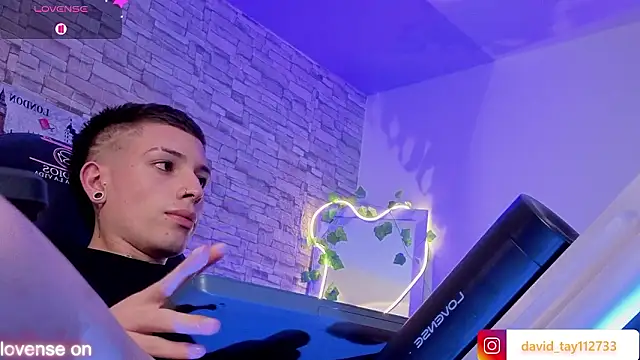 Snapshot of boyfox_tay chatting on February 13, 2026, 11:05 pm boyfox tay online show from February 13, 2026, 11:05 pm